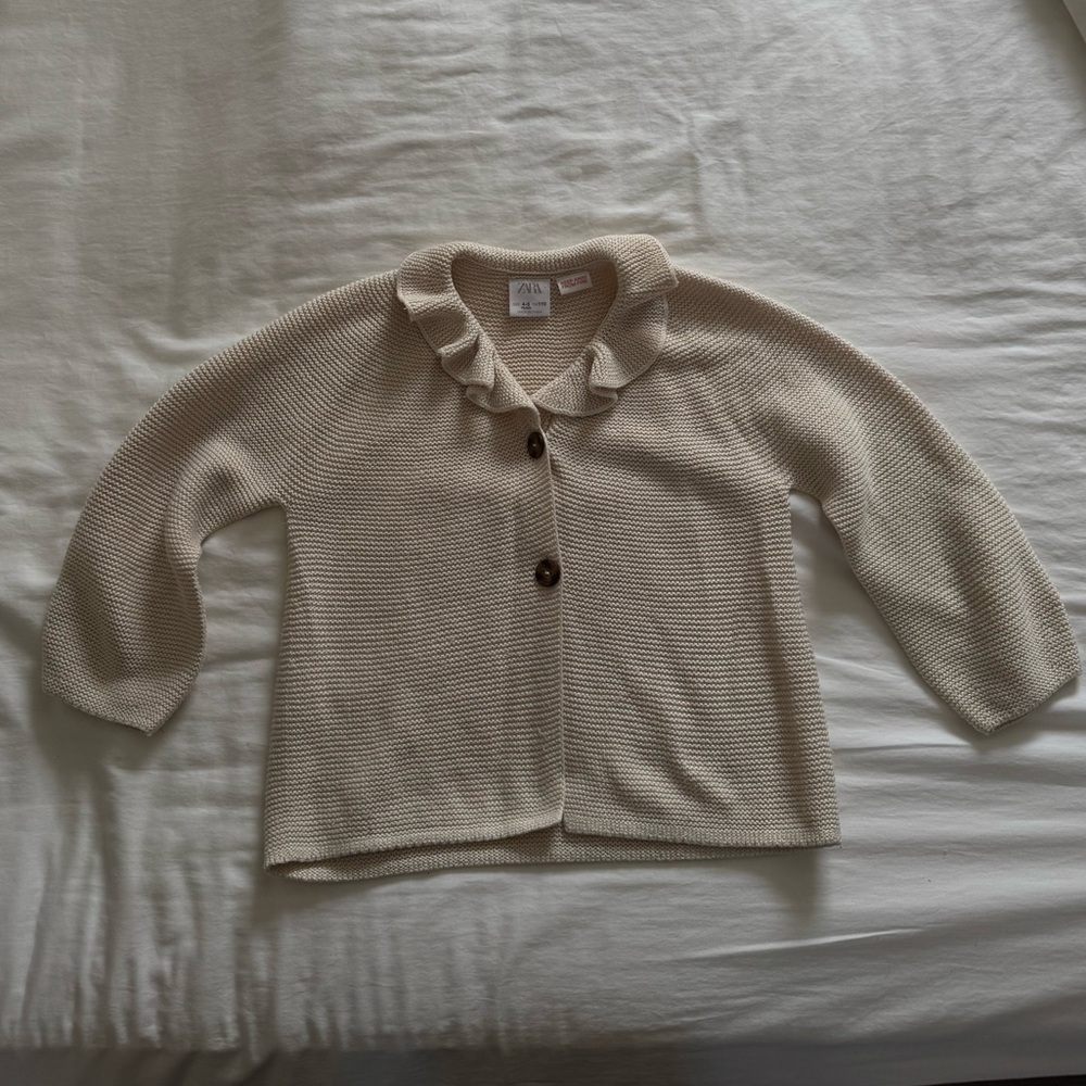 Zara Girls knit cardigan cream color 4-5 years